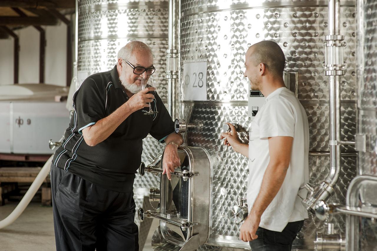 Seven Generations Winery Hotel Mechka Exterior foto